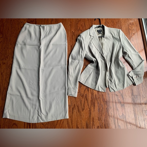 Rafaella Skirt Suit - Picture 1 of 3